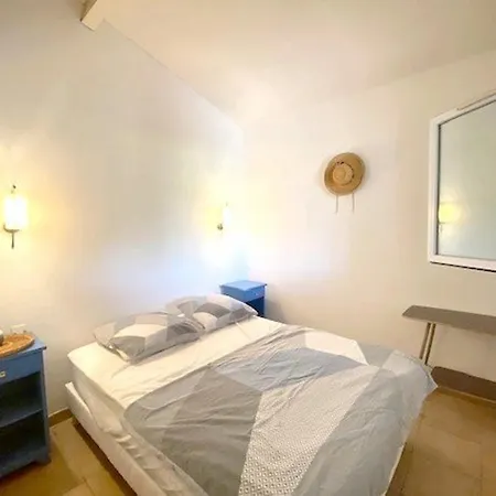 Villa De Pres De La - 6 Pers. - Fr-1-81-779
